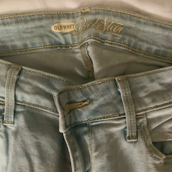OLD NAVY LIGHT-WASHED JEANS - Picture 1 of 4